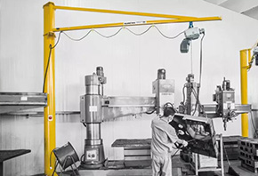 旋臂起重机在纺织机械制造中的应用